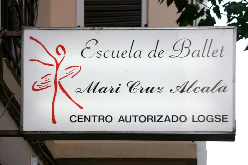 Escuela de baile en la Calle Salamanca de Valencia